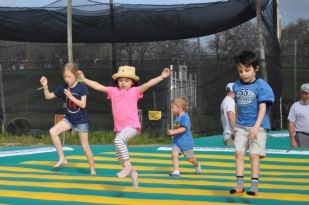 Why is a Resort a Better Holiday Option for Families?