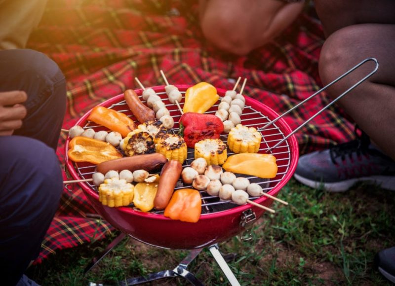 5 Easy Camping Meals the Whole Family Will Enjoy